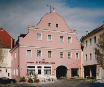 Rot-Kreuz-Platz 5 Gebäude von außen